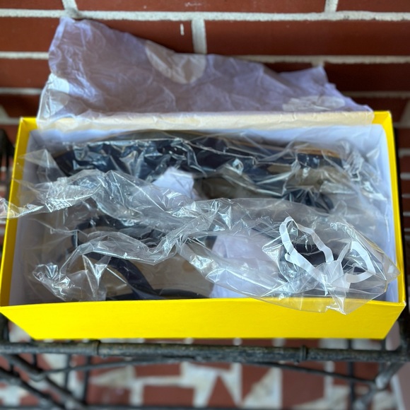 NWT BODEN Lillian Slingback Pointed Toe Scalloped Flats |Navy | Size 8 - Picture 9 of 12